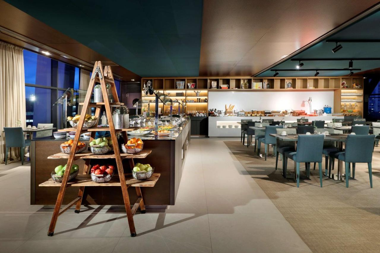Hotel Hyatt Regency Barcelona Tower L'Hospitalet de Llobregat Esterno foto The restaurant