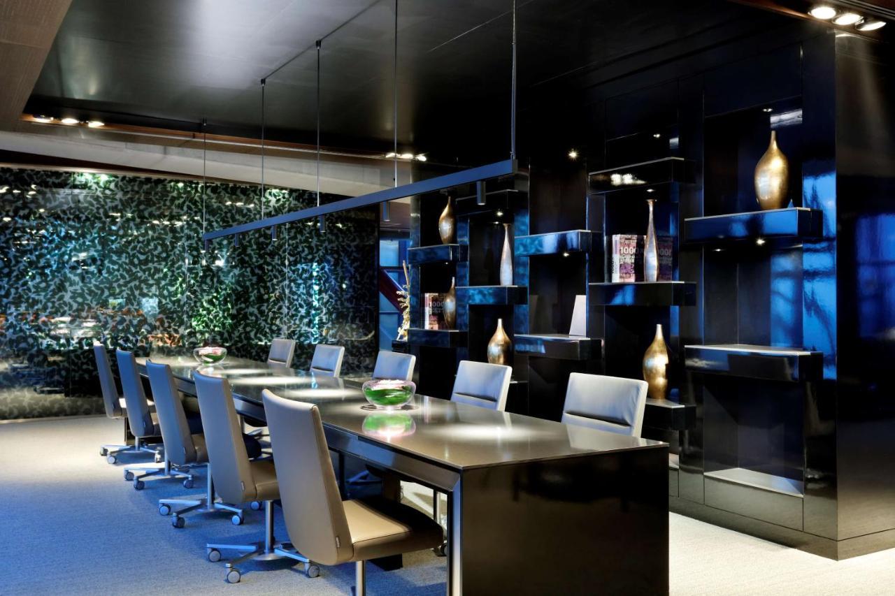 Hotel Hyatt Regency Barcelona Tower L'Hospitalet de Llobregat Esterno foto The interior of the lounge