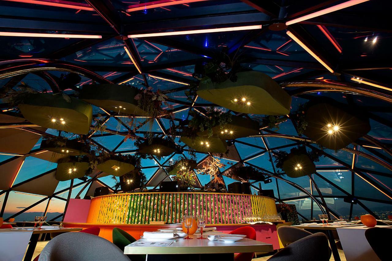 Hotel Hyatt Regency Barcelona Tower L'Hospitalet de Llobregat Esterno foto Interior of the restaurant